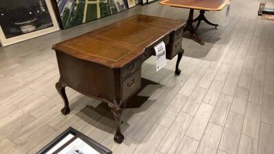 VINTAGE HEIRLOOM HERITAGE WOOD DESK APPROX 59 INCH X 30 INCH (LOCATION: MAIN LOBBY WOODLEY PARK GIFT SHOP)