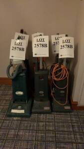 LOT OF (6) ASSTD VACUUMS: (2) SANITAIRE HEAVY DUTY COMMERCIAL, ORECK COMMERCIAL, (2) U - VAC & (1) ENVIRO CARE (LOCATION: 1ST FLOOR THURGOOD MARSHALL BALLROOM)