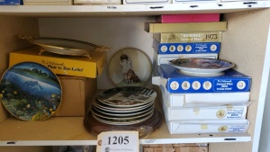 LOT OF ASSORTED COLLECTABLE PLATES