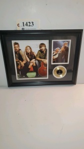 FRAMED MEMORABILIA OF LADY ANTEBELLUM (18X14)