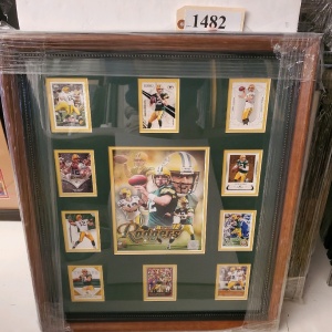 FRAMED MEMORABILIA OF PACKERS FOOTBALL CARDS (23.5X28)