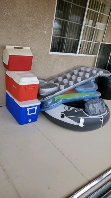LOT OF ASSORTED POOL FLOATS AND COOLERS