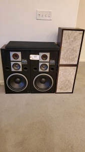 LOT OF 2 PAIRS OF HOME SPEAKERS