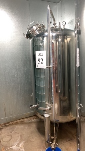 Bru-gear 7 BBL stainless steel fermenter (inside cooler)