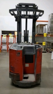 RAYMOND EASI ELECTRIC FORKLIFT REACH 42in FORKS W/ CHARGER (LATE PICK-UP MAY 15)