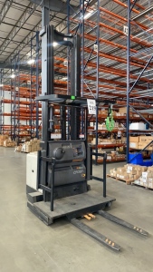 CROWN SP3550H-30 ELECTRIC ORDER PICKER SERIAL NO. 1A382529, 24V, WITH FORCE CHARGER, (DELAY PICK UP BUYER WILL BE NOTIFIED)