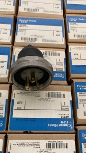 LOT OF (436) CROUSE HINDS BY EATON HOODED PLUG MODEL:WP832