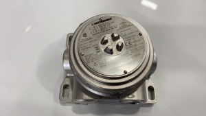 DELTRONICS COMBUSTIBLE TRANSMITTER AND JUNCTION BOX MODEL: 505 PN: 006748-010