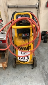 DEWALT HEAVY DUTY WHEELED PORTABLE COMPRESSOR 200PSI MAX, ELECTRIC 15 GAL MODEL:D55168