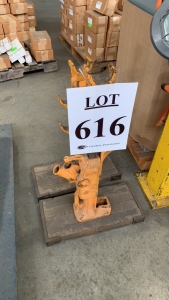 LOT OF (2) SIMPLEX 5 TON JACK STANDS MODEL:DCR320B