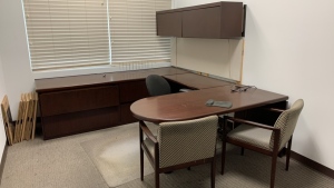 U - SHAPED WOOD DESK WITH OFFICE CHAIR WITH 2 CHAIRS