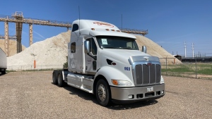 2006 PETERBILT 387 TRUCK TRACTOR SLEEPER, UNIT NO. 903, VIN: 1XP7DU9X96D646907, WITH 1,484,927 MILES (ENGINE REBUILT IN 2018)