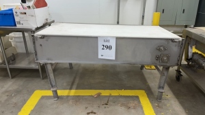 STAINLESS STEEL POWERED CONVEYOR 71" X 46" WITH 34" PLASTIC CHAIN (BAKERY 1)