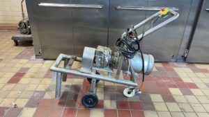 STERLING ELECTRIC GEAR BOX MODEL SR0602AC3.221 WITH MOTOR (BAKERY 1)