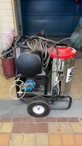 NORTHSTAR ELECTRIC STEAM AND HOT WATER PRESSURE WASHER MODEL 157308AK (BAKERY 1)