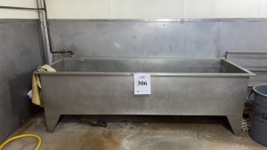 STAINLESS STEEL WASH TANK 112" X 40" X 36" WITH (2) RACKS (CLEANING AREA)