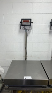 TUFNER SPLASH STAINLESS STEEL BENCH SCALE, CLASS III 500KG CAPACITY SCALE MODEL SPL WITH T900A DIGITAL READOUT (SCALE ROOM)