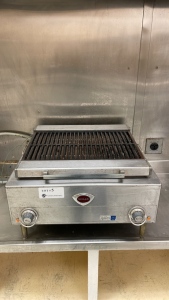 WELLS 24" INCH CHARBROILER MODEL B-40 (KITCHEN 2ND FLOOR)