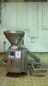 HANDTMANN VF 612 K VACUUM FILLER, WITH COLOR DISPLAY AND LIFTING DEVICE, S/N 26694 (2009) COMPANY TAG #4 (COOKING AREA)