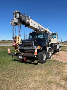 2006 Mack CV713 Terex Crane Truck, VIN 1M2AG10C06M040737 - TEXAS PERMIT PLATE, NO TITLE - BILL OF SALE ONLY