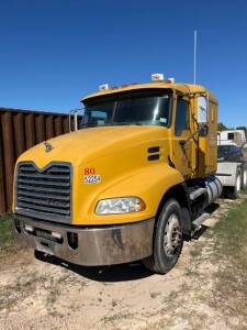 2012 Mack Pinnacle CXU613 Truck