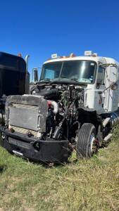 2012 Mack Pinnacle CXU613 Truck