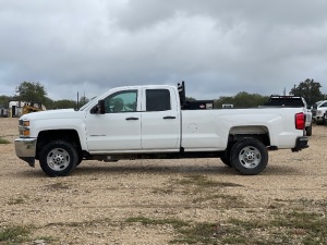 2019 CHEVY SILVERADO 2500 HD EXTENDED CAB/DOUBLE CAB TRUCK WITH 65,935 MILES, GOOSENECK AND BUMPER HITCH, TOW MIRRORS, BACK-UP CAMERA, LCD SCREEN, RKI TOOLBOX AND HEADACHE RACK, GASOLINE/ETHANOL, VIN# 2GC2CREG5K1235639