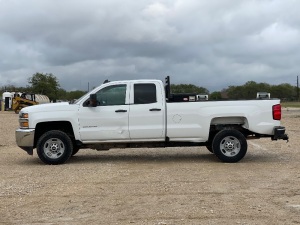 2019 CHEVY SILVERADO 2500 HD EXTENDED CAB/DOUBLE CAB TRUCK WITH 75,976 MILES, GOOSENECK AND BUMPER HITCH, TOW MIRRORS, BACK-UP CAMERA, LCD SCREEN, RKI TOOLBOX AND HEADACHE RACK, GASOLINE/ETHANOL, VIN# 2GC2CREG0K1235810