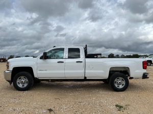 2019 CHEVY SILVERADO 2500 HD EXTENDED CAB/DOUBLE CAB TRUCK WITH 47,111 MILES, GOOSENECK AND BUMPER HITCH, TOW MIRRORS, BACK-UP CAMERA, LCD SCREEN, RKI TOOLBOX AND HEADACHE RACK, GASOLINE/ETHANOL, VIN# 2GC2CREG5K1235141