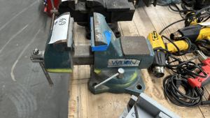 WILTON 4 1/2" VISE