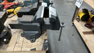 FORWARD 6 1/2" VISE