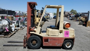 NISSAN  LP FORKLIFT SIDE SHIFT NO PROPANE TANK