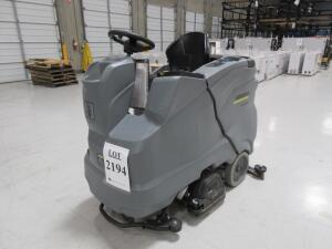 KARCHER PROFESSIONAL B150R RIDE-ON FLOOR SCRUBBER WITH R90 CYLINDRICAL SCRUB DECK, 364 HRS., WITH BATTERY CHARGER