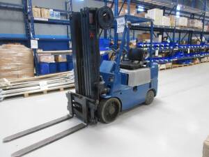 MITSUBISHI FGC25 PROPANE FORKLIFT, MAX 5000 LBS., 851 HRS., S/N: F82-50087, (NEEDS SERVICE)