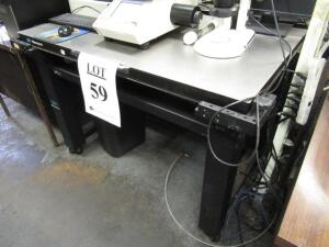 NEWPORT VISION ISOSTATION MODEL 04SM1954-01 ERGONOMIC OPTICAL WORKSTATION