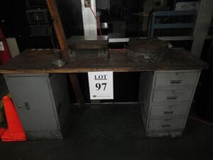 (LOT) ASSORTED TOLL HOLDERS, HOLD DOWNS, TROYKE ROTARY TABLE, CABINET INCLUDED