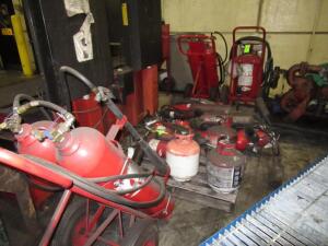 (LOT) ASSORTED INDUSTRIAL FIRE EXTINGUISHERS