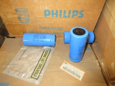 PHILIPS 7000UF CAPACITORS, MODEL: 318DE702U150BPA2, (APPROX. 1100), (LOCATION SEC.8)