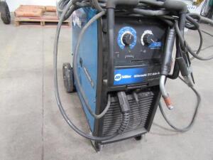 MILLER 907405 MILLERMATIC 212 AUTO-SET WELDER ( LOCATED AT 1945 BURGUNDY PL ONTARIO CA 91761)