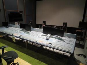 DIGIDESIGN D-CONTROL CONSOLE W/ (2) DIGIDESIGN D-CONTROL MAIN MODEL: DC100, (4) DIGIDESIGN D-CONTROL FADER MODEL: DC101, (2) DIGIDESIGN XMON MODEL: 9100-3185-01 AND (5) SAMSUNG MONITORS (STUDIO 3) (6520 SUNSET BOULEVARD HOLLYWOOD CA 90028)