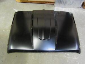 LOT OF 5 V1 MOTOR JK-JY AFTERMARKET CR COWL HOOD ( NO PAINT ) (LOCATED AT 4502 BRICKELL PRIVADO, ONTARIO CA 91761)